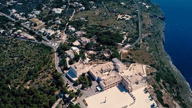Santa Maria di Leuca: where the Adriatic Sea meets the Ionian sea. 4K Drone view. смотреть онлайн