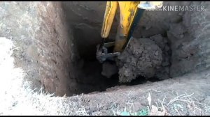 Копаем колодец экскаватором.Глубина 5 м.