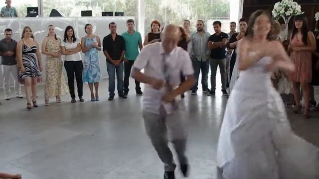 белая свадьба. Обалденные танцы в белых нарядах на свадьбе! смотреть онлайн
