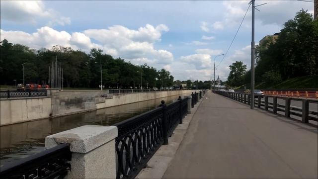 Москва. Прогулка по набережным реки Яуза 12.05.2019 смотреть онлайн