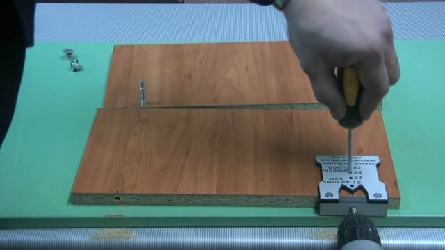 Мебельный кондуктор МК-09, Черон. Для эксцентриковых стяжек. смотреть онлайн