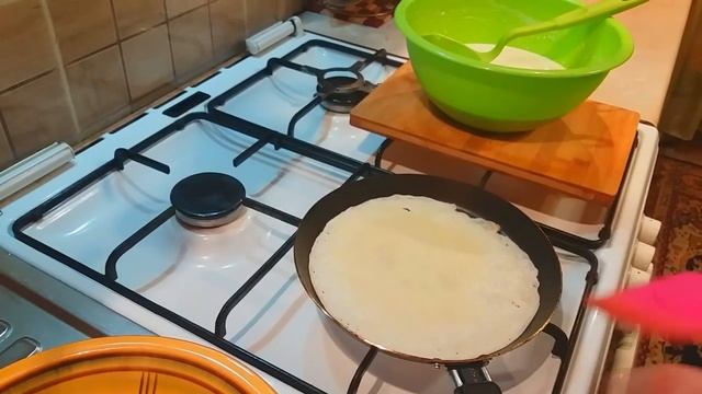 БЛИНЫ.КАК ИСПЕЧЬ И ФАРШИРОВАТЬ БЛИНЫ. смотреть онлайн