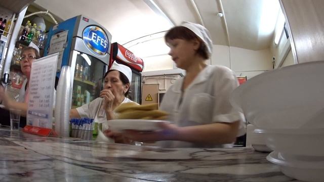 Ищем чебуреки с человеческим мясом смотреть онлайн