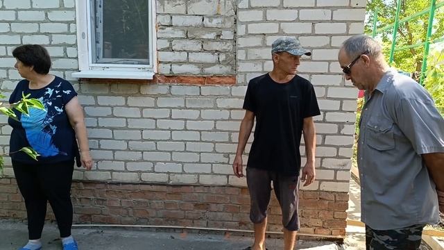 У нас вылупились очень красивые цыплята. Все подготовили к заливе. Пробуем первый домашний арбуз. смотреть онлайн