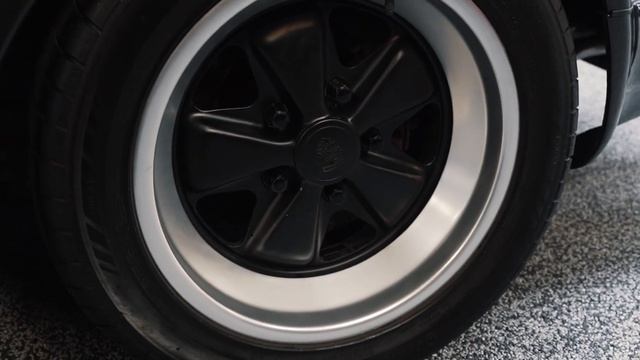 Porsche 911 / 930 3,3 Turbo Coupé смотреть онлайн