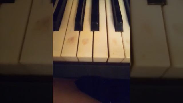 Как играть на пианино красивую мелодию смотреть онлайн