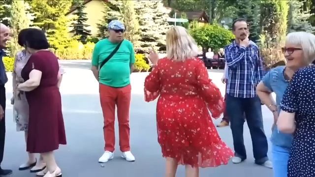 А СКОЛЬКО ЛЕТ СУЖДЕНО НАМ ЛЮБИТЬ НАКУКУЕТ КУКУШКА 19.06.2023 ХАРЬКОВ ТАНЦЫ смотреть онлайн