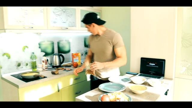 ГОТОВЛЮ РАЦИОН НА ДЕНЬ ЗА 10 МИНУТ (ПИТАНИЕ На МАССУ) смотреть онлайн