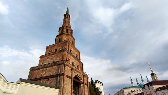 КАЗАНЬ КРЕМЛЬ И ОКРЕСТНОСТИ смотреть онлайн