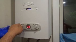 газ колонка BaltGaz Neva 4511 (новая)  . Почему она свистит ?