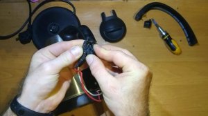 Как поставить пружинку в кнопке электро чайника