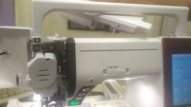 Установка датчика вышивальной лапки P Janome 9900 смотреть онлайн