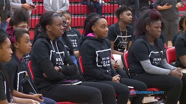WNBA star Skylar Diggins surprises Skyline H.S. смотреть онлайн