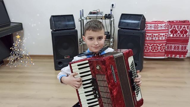 СВЯТА НІЧ ВИКОНУЄ ТИМОФІЙ КОВАЛЬ МШ №3 м.ЛУЦЬК смотреть онлайн