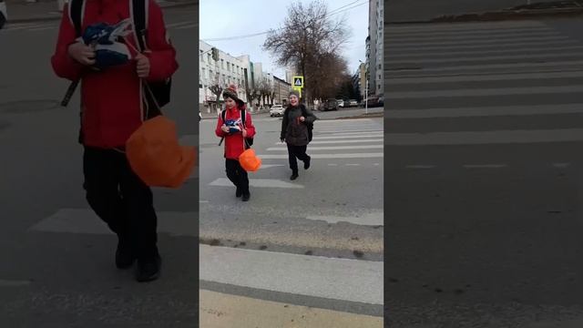 Приключения от школы до дома (нам 10 лет не судите то что мы де6илы) смотреть онлайн