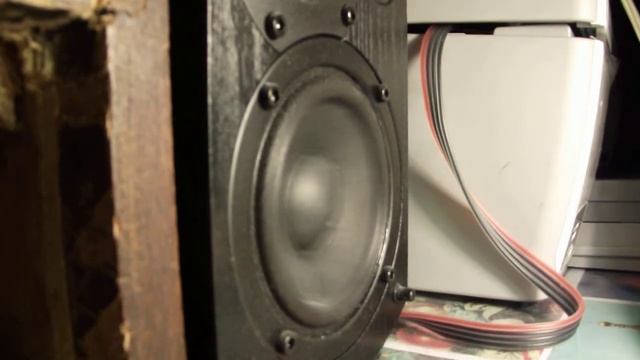 SVEN BF 01 Bassotronics -- Bass, I Love You смотреть онлайн