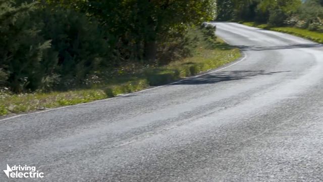Renault ZOE electric hatchback review - DrivingElectric смотреть онлайн