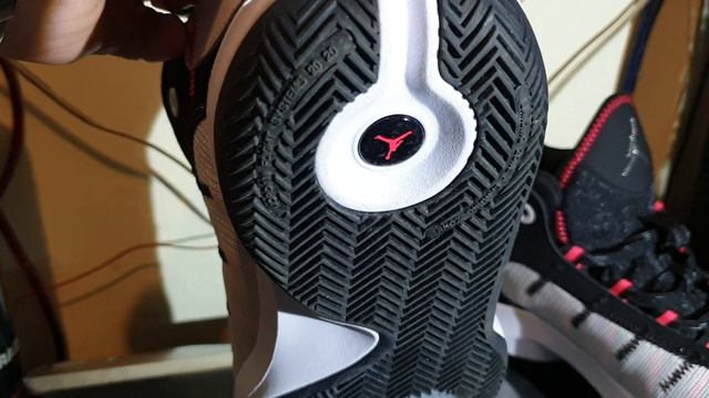JORDAN JUMPMAN 2020 - BLACK/METALLIC SILVER-WHITE-RED ORBIT смотреть онлайн