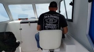 Катер Бриз 23 в открытом море