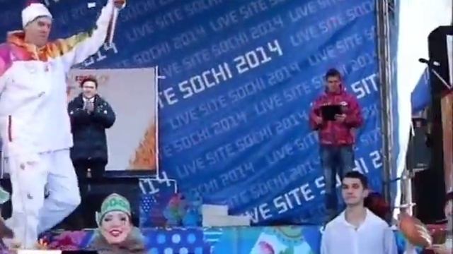 Сочи принимает финальный этап эстафеты олимпийских факелоносцев. смотреть онлайн