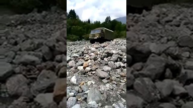 Газ 66 по руслу реки Абхазия смотреть онлайн