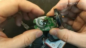 Замена батареек CR2016 в автомобильном ключе