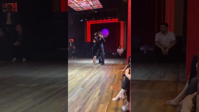 María Belén Fritzler y Rommel Oramas - Milonga Brava, Marabú - Abril 2023 (1/3) смотреть онлайн