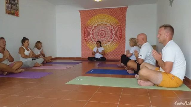 Asato Ma Sadgamaya Prayer смотреть онлайн