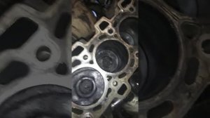 Картерные газы!!!? Гонит масло с щупа!! Забросало маслом двигатель через щуп.