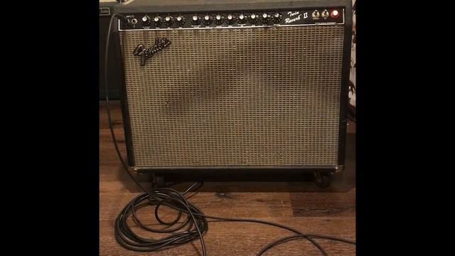 Fender Twin Reverb II - modded смотреть онлайн