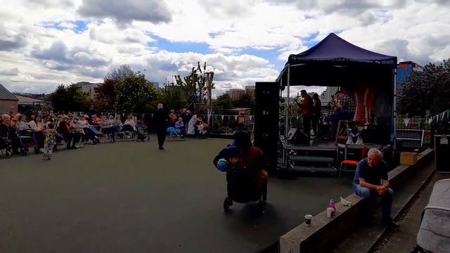 А у нас во дворе🥳Celebration of May Day смотреть онлайн