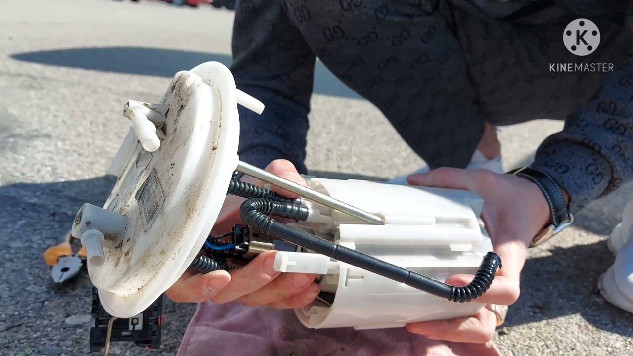 Citroën C4 замена фильтра тонкой очистки топливо. смотреть онлайн