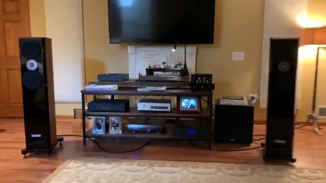 A 90s DJ CD player Rocks My Usher Mini Dancer 2 DMD speakers! смотреть онлайн