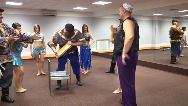 Батл. Турецкий хан против Русских богатырей! смотреть онлайн