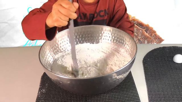 Super Anderson plays in the kitchen (Making Banana Bread) смотреть онлайн