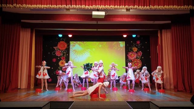 Образцовый хореографический ансамбль «Сударушка» - «Сибирская банька» смотреть онлайн