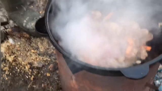 Жаркое, венгерский гуляш, Мясо с картошкой, в казане на костре, Истрия блюдо «жаркое». Подпишись ✅? смотреть онлайн