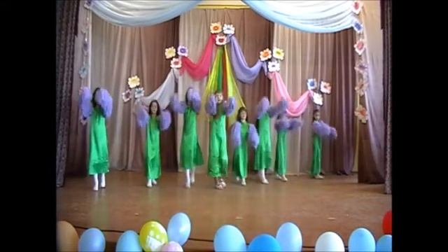 Танец «Сирень» Хореографический коллектив «Перезвончики» 2012г смотреть онлайн