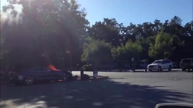 Fisker Karma car on fire смотреть онлайн
