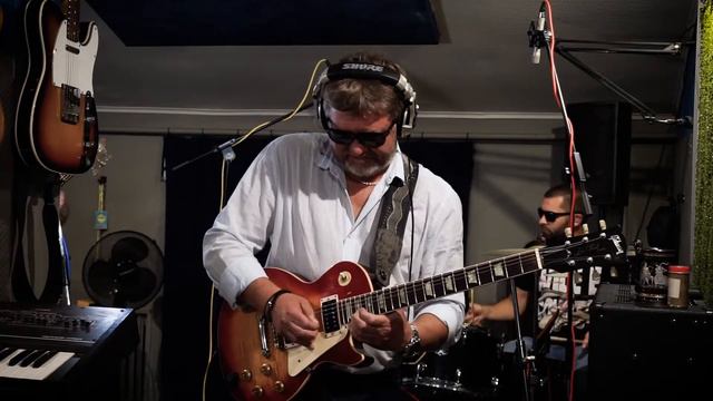 The Twins Peek - Sensitive Kind (JJ Cale cover) [Live] смотреть онлайн