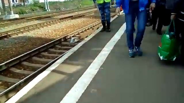 Эт2м-104 и приветливые машинисты на станции клин смотреть онлайн