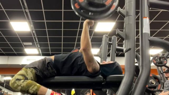 Жим штанги лежа (х15) смотреть онлайн