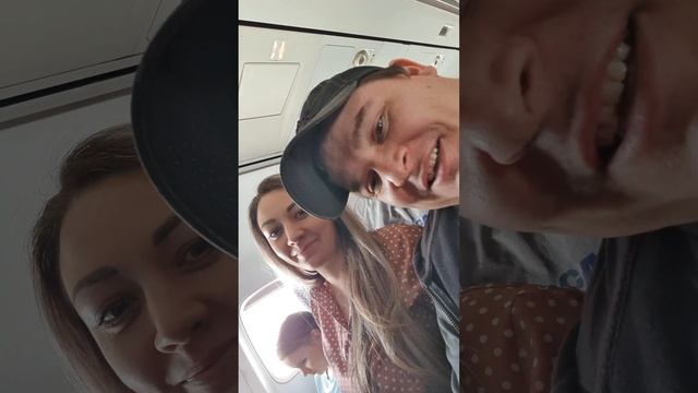 Попали под турбулентность в самолёте. Путешествие в Аэропорт Внуково смотреть онлайн