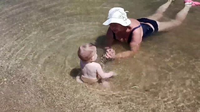 ПУТЕШЕСТВИЕ С ГОДОВАЛЫМ РЕБЕНКОМ | С МАЛЕНЬКИМ РЕБЕНКОМ НА МОРЕ НА МАШИНЕ ???️ смотреть онлайн