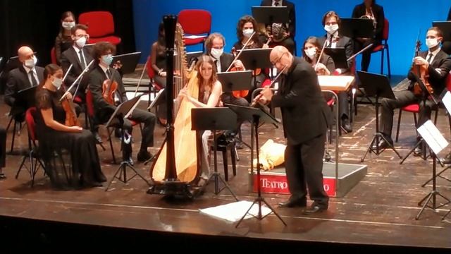 J. S. Bach: "Siciliano" dalla Sonata n.2 in Mib Maggiore BWV 1031 per flauto e arpa смотреть онлайн