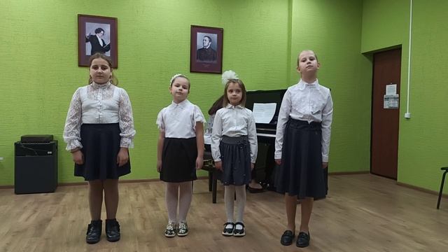 муз.Е.Обуховой "Осенью любуюсь я", исп.ансамбль2-3 классов смотреть онлайн