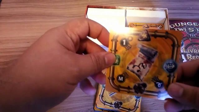 O que vem na Caixa | Dungeon Twister The Card Game смотреть онлайн