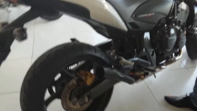 Honda CB 600F Hornet com escape Wacs смотреть онлайн