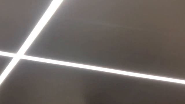 Световые линии в коридоре. смотреть онлайн