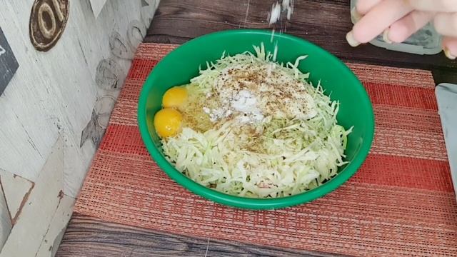 Капустные маффины. Вкуснее, чем оладьи и котлеты с капусты. смотреть онлайн